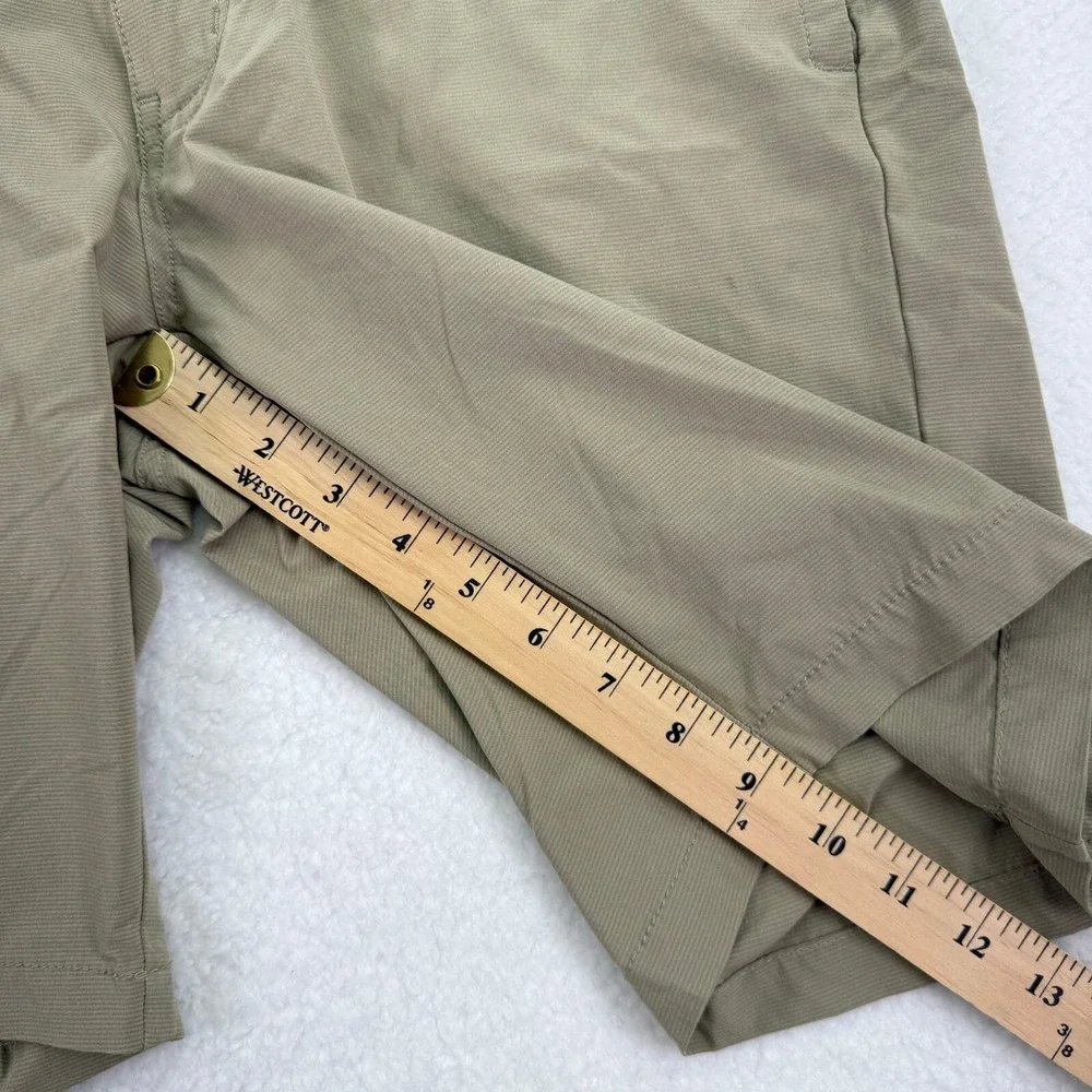 Travis Mathew Shorts Mens 32‎ (33) Beige Striped Chino Sports Golf Performance